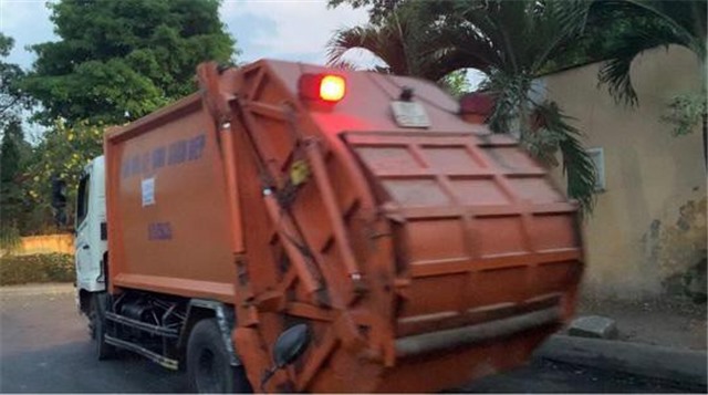 Nhân viên thu gom rác thải y tế dương tính SARS-CoV-2, Vũng Tàu phải cách ly 27 người