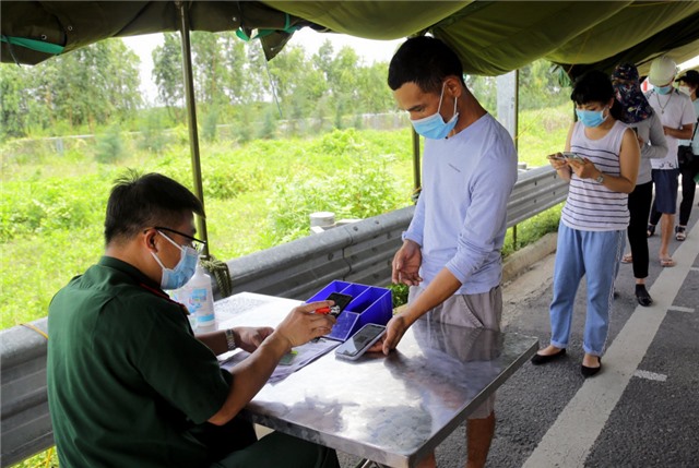 Kiểm soát người và phương tiện ra, vào tỉnh ở mức cao nhất