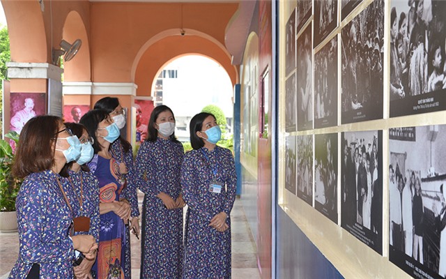 Từ thành phố này Người đã ra đi...