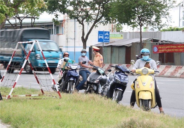TPHCM: Xử phạt hơn 200 trường hợp không tuân thủ quy định phòng chống dịch
