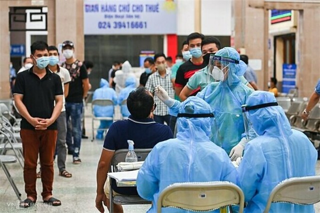 Hà Nội thêm 17 ca nghi Covid-19