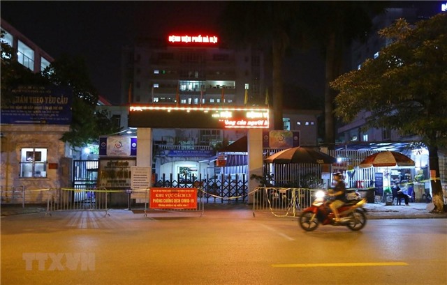 Cách ly y tế toàn Bệnh viện Phổi Hà Nội để phòng chống dịch COVID-19