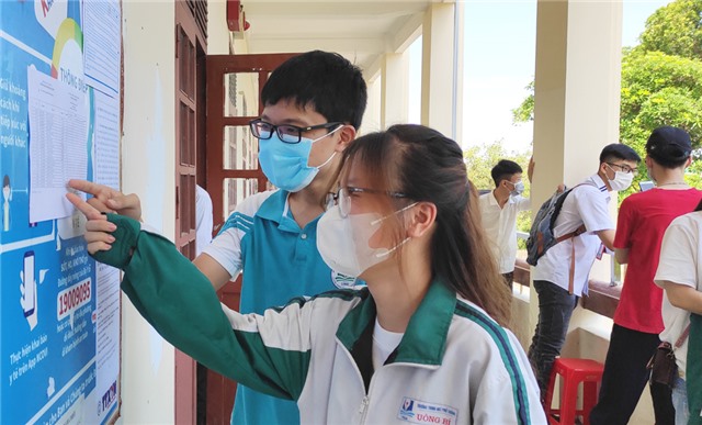 1.552 thí sinh của TP Uông Bí làm thủ tục dự thi kỳ thi tốt nghiệp THPT năm 2021