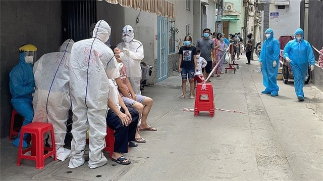 Hơn 100 ca nhiễm nCoV trong hai hẻm phong tỏa