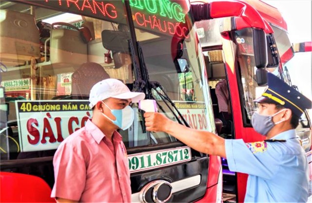 Áp dụng các biện pháp khẩn cấp phòng COVID-19 đối với vận tải đi, đến vùng dịch