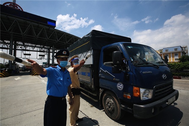 Bộ GTVT yêu cầu công bố đường dây nóng gỡ khó vận tải hàng hóa