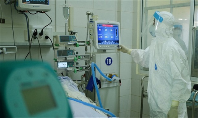 Sáng 16/8: Hơn 600 bệnh nhân COVID-19 đang phải điều trị ICU và ECMO