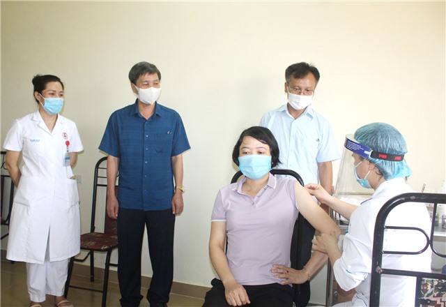 Triển khai tiêm vắc xin phòng Covid-19 đợt 7