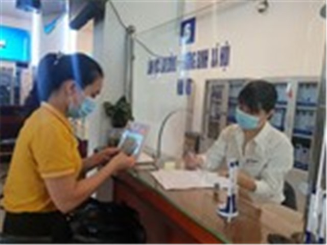 Thủ tục nhận hỗ trợ với lao động tự do và lao động có hợp đồng