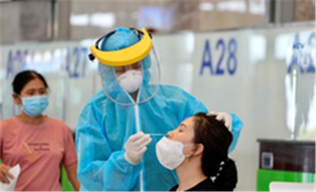 Ho, mệt, giảm vị giác, người phụ nữ Hà Nội mắc COVID-19, Thủ đô thêm 51 ca trong một buổi sáng