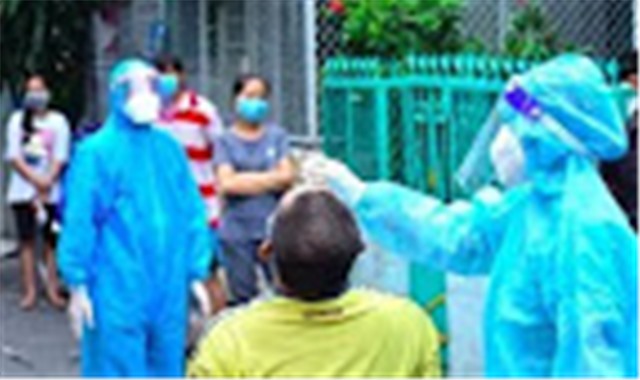 Sốt, mệt mỏi, 2 người bất ngờ dương tính, Hà Nội thêm 14 ca COVID-19 mới