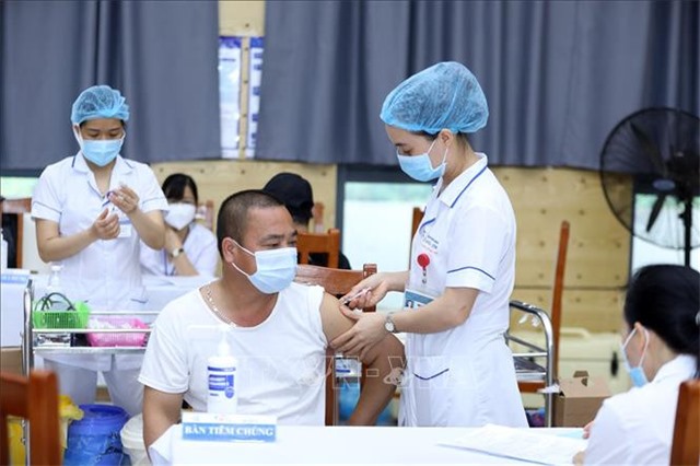 Bộ Y tế hướng dẫn tiêm 2 liều vaccine phòng COVID-19