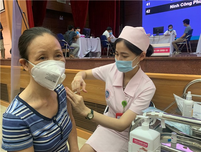 Vaccine phòng COVID-19 của Mỹ thử nghiệm lâm sàng tại Đại học Y Hà Nội