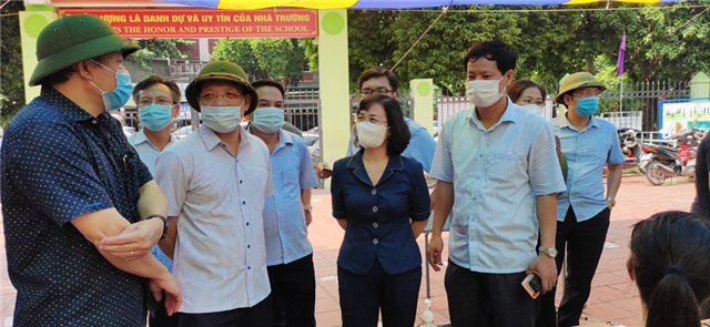 Phó Chủ tịch Thường trực HĐND tỉnh Trịnh Thị Minh Thanh kiểm tra công tác phòng, chống dịch Covid-19 tại thành phố Uông Bí