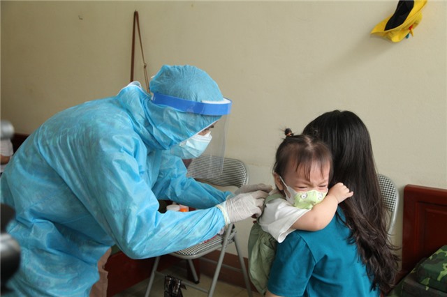 Bác sĩ quân y gương mẫu trên tuyến đầu chống dịch