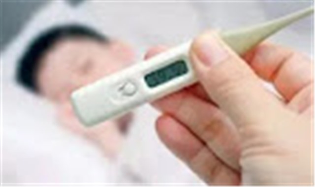 Cách phân biệt sốt sau tiêm vaccine COVID-19 với các bệnh khác