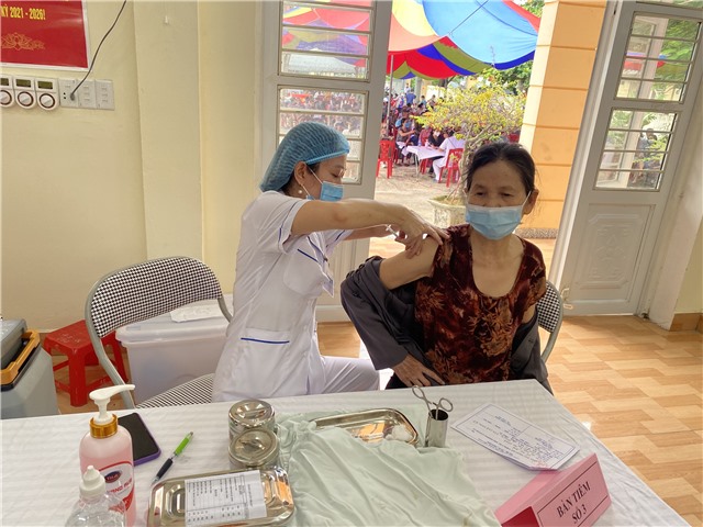 Tính đến 11h ngày 13/9,  đã có 7.086 liều vắcxin phòng Covid 19 được tiêm  trong đợt tiêm chủng toàn dân