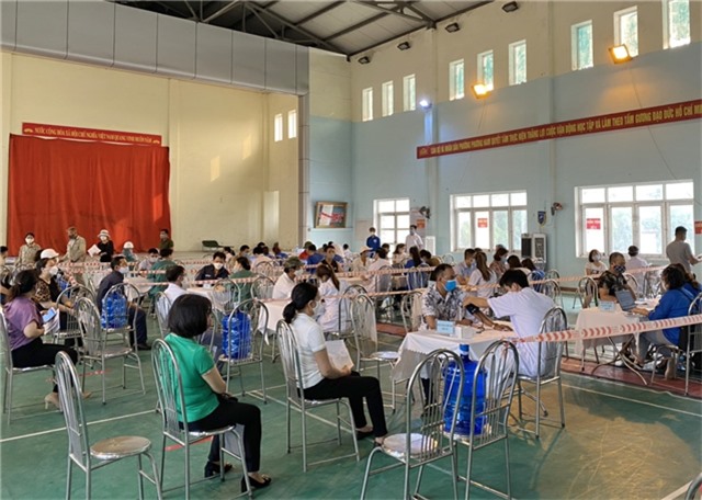 Người dân thành phố vui mừng, yên tâm khi được tiêm vắc xin phòng Covid-19