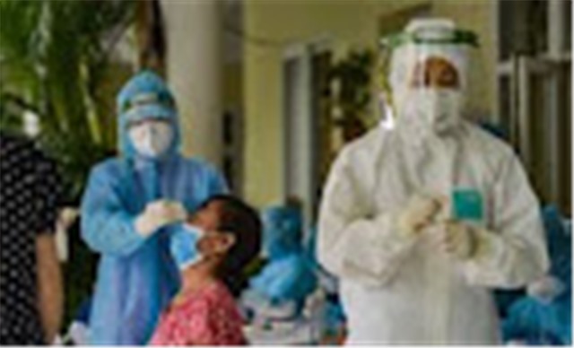 Hà Nội thêm 3 ca COVID-19, trong đêm tiêm thêm gần 57.000 liều vaccine