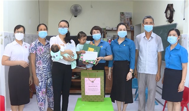 Bệnh viện Việt Nam - Thụy Điển Uông Bí: tổ chức Tết trung thu cho con nhân viên y tế tham gia chống dịch Covid-19 tại miền Nam