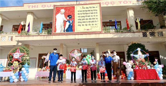 Trường Tiểu học Lý Thường Kiệt: Vui Tết Trung thu năm 2021