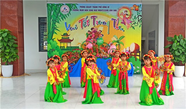 Rộn ràng Tết Trung thu tại Trường Mầm non song ngữ Montessori Vân Anh