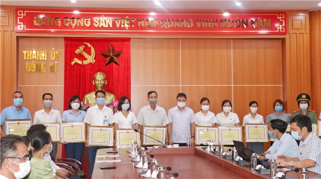 Sơ kết chiến dịch tiêm chủng diện rộng phòng Covid-19 mũi 1; chuẩn bị phương án, kế hoạch tiêm nhắc lại mũi 2 trên địa bàn toàn tỉnh 