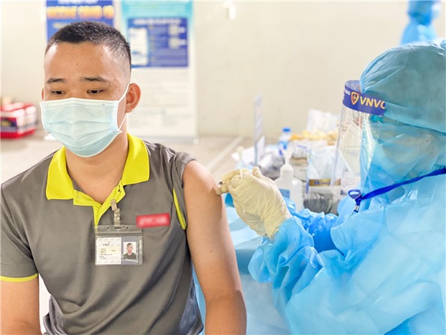 VNVC tiếp tục bàn giao hơn 1,3 triệu liều vaccine COVID-19 cho Bộ Y tế