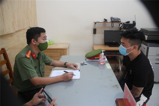 Xử lý thanh niên bình luận sai về tiêm vaccine