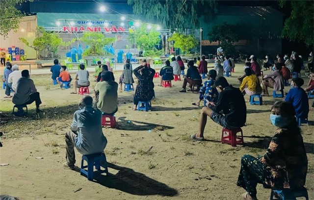 Tự uống thuốc hạ sốt vì nghĩ chỉ viêm họng, nữ điều dưỡng F0 khiến 68 người ở bệnh viện thành F1