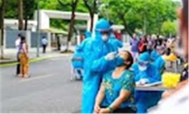 Hà Nội thêm 35 ca COVID-19, một gia đình có tới 7 người cùng mắc bệnh