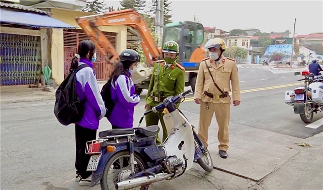 Công an thành phố Uông Bí: tăng cường xử lý học sinh vi phạm ATGT