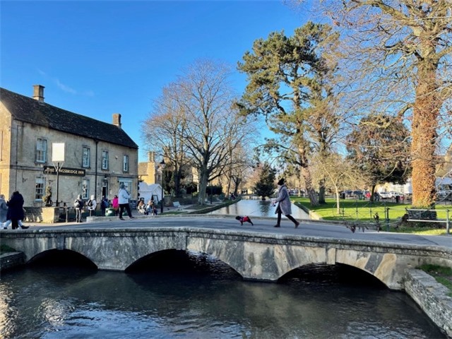 Một ngày dạo chơi miền quê cổ tích nước Anh