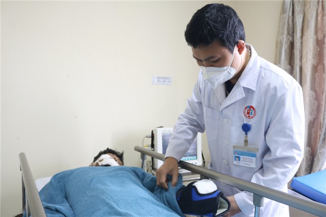 Đảm bảo cấp cứu, điều trị kịp thời cho người bệnh