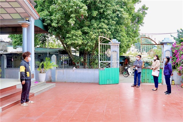 Kiểm tra việc chấp hành quy định về cách ly tại nhà đối với các trường hợp là công nhân khu công nghiệp VSIP - Hải Phòng