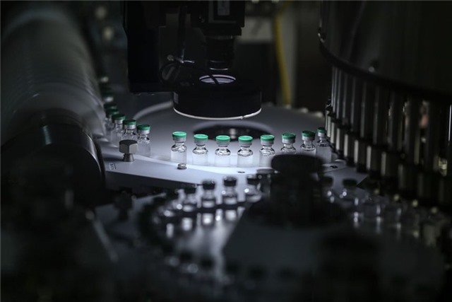 AstraZeneca công bố liều vaccine thứ 3 hiệu quả với Omicron