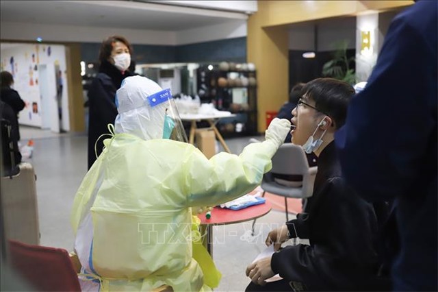 Trung Quốc ghi nhận số ca mắc COVID-19 ca nhất trong gần 2 năm