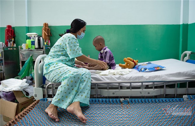 4 bước quan trọng bác sĩ khuyên làm khi trẻ mắc Covid-19