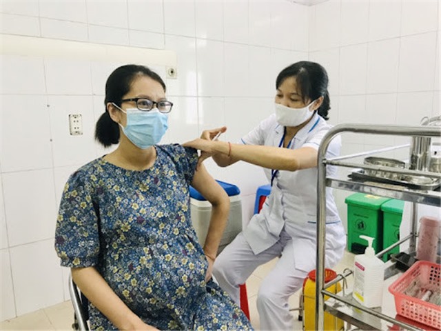 Thêm bằng chứng về hiệu quả của vaccine phòng COVID-19 ở phụ nữ mang thai