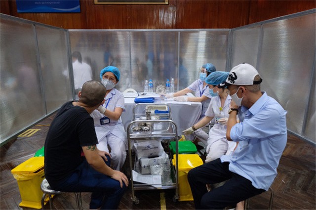  Bộ Y tế bác tin đồn tiêm vắc xin COVID-19 gây vô sinh