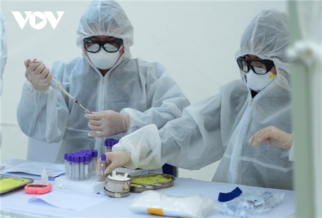  Bệnh nhân nhiễm biến chủng Omicron đầu tiên ở Việt Nam được ra viện