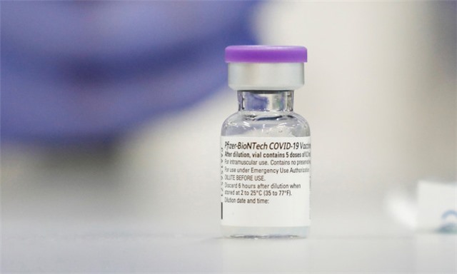 Pfizer bắt đầu thử nghiệm lâm sàng vaccine chống Omicron