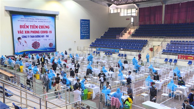 Tỉnh Quảng Ninh "phủ sóng" vắc xin phòng Covid-19 mũi 3 sớm nhất cả nước