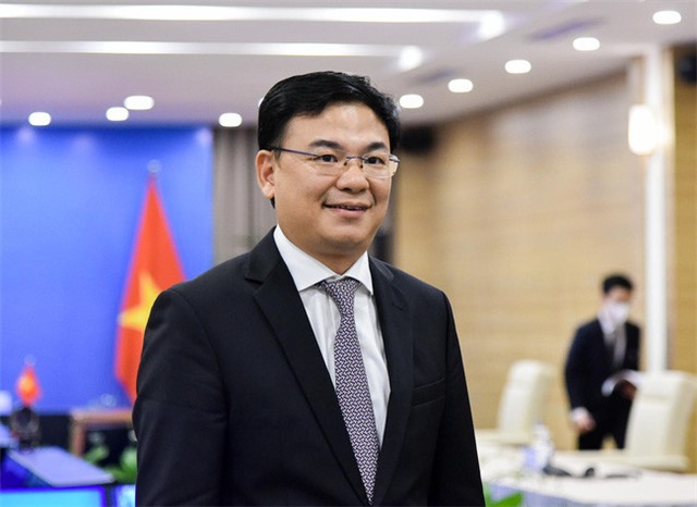 Người Việt Nam ở nước ngoài thích ứng và đồng hành cùng đất nước trong tình hình mới