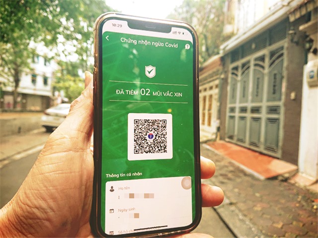 Vì sao nhiều người chưa được cập nhật tiêm vắc xin mũi 3 trên app?