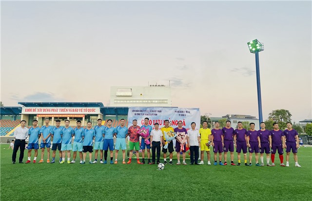 Giao hữu bóng đá nhân ngày Doanh nhân Việt Nam 13/10