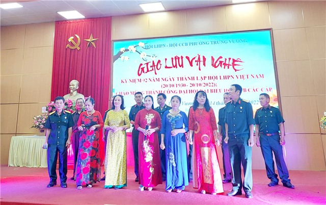 Hội LHPN - Hội CCB phường Trưng Vương giao lưu văn nghệ