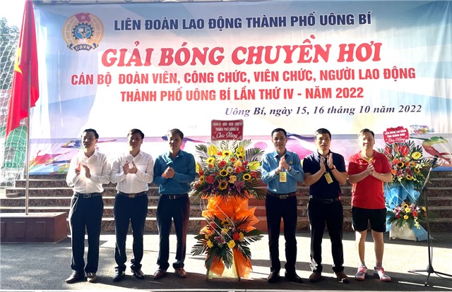 Khai mạc Giải bóng chuyền hơi cán bộ, đoàn viên, công chức, viên chức,  người lao động TP Uông Bí lần thứ IV - năm 2022