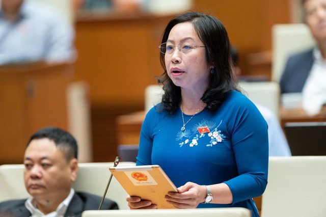 ĐBQH đề xuất tăng lương từ 1/1/2023, tránh 'lương tăng 1 đồng, giá tăng 2 đồng'