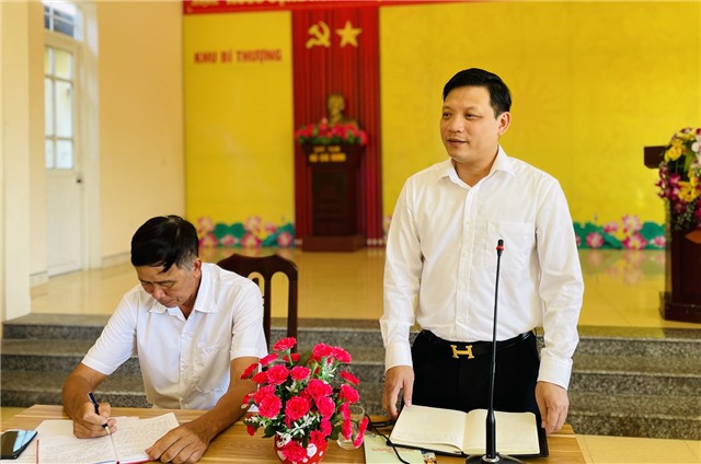 Bí thư Thành ủy, Chủ tịch HĐND thành phố Nghiêm Xuân Cường dự sinh hoạt chi bộ khu Bí Thượng, phường Phương Đông